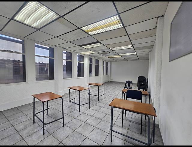 1,820M² WAREHOUSE TO LET IN ISANDO